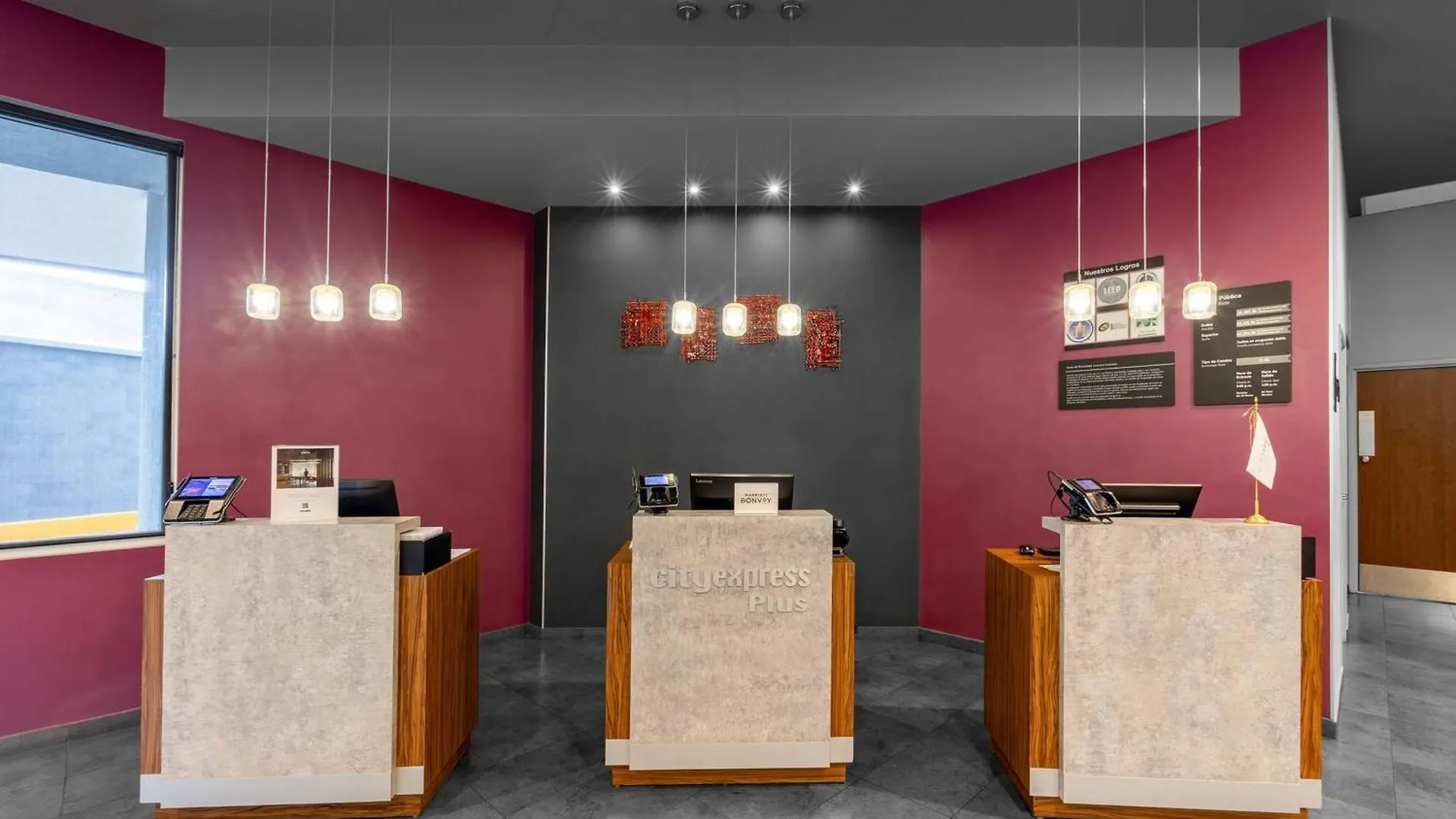 瓜达拉哈拉博览会城市普拉斯酒店 萨波潘 酒店